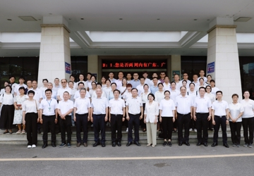 党建护航 群众“医”靠——三亚中心医院党委开展大型义诊暨主题党日活动