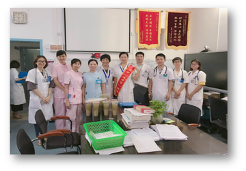 三亚中心医院工会开展“微笑送清凉”慰问活动