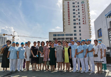 三亚哈尔滨医科大学鸿森医院护理团队到我院参观交流