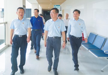 省卫生健康委党委书记、主任李文秀 一行到我院调研