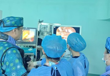 “双镜合璧”开创胆石治疗新典范——三亚中心医院消化内科团队运用ERCP术成功攻克复杂胆石症