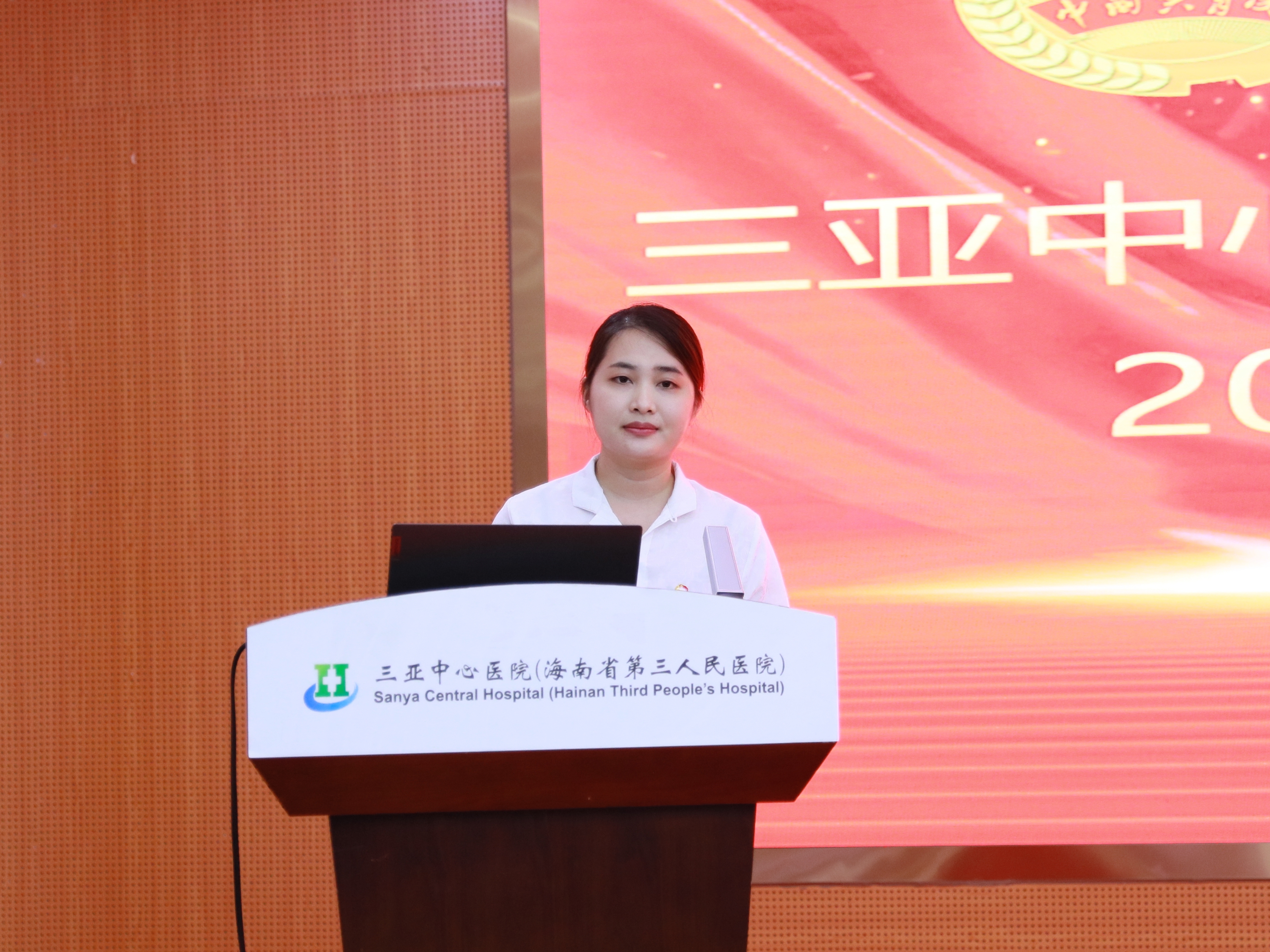 省级青年文明号发言代表唐颉