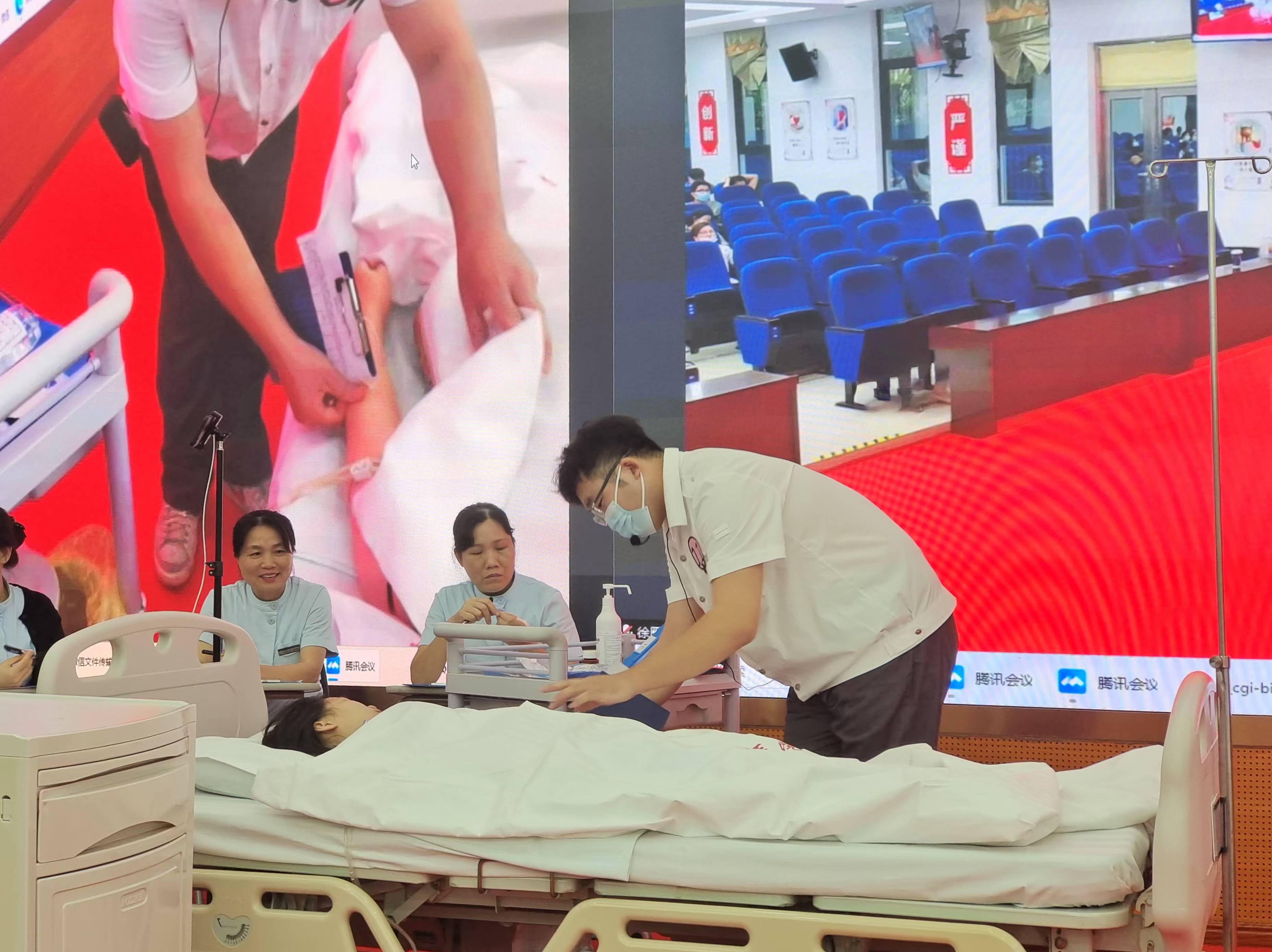 郎禹淇 进行技能展示