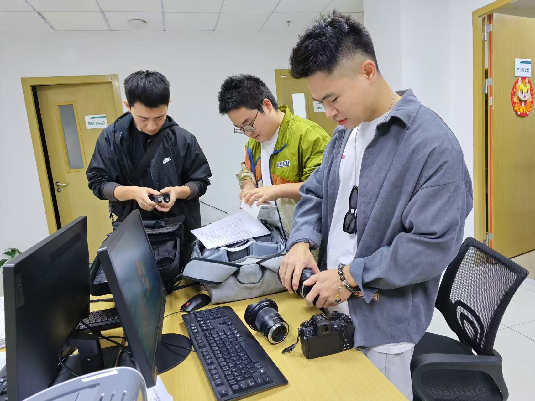 从左往右依次为宋云志、杨杰、刘禹