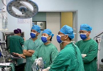 回国求医，立竿见影！旅美华人慕名飞抵三亚中心医院解“颈”忧