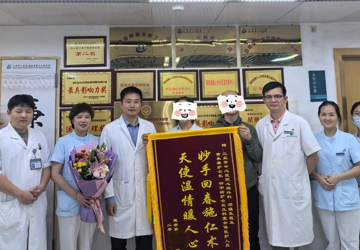 食管破裂命悬一线！食物中毒引发危情，医生敏锐识别力挽狂澜